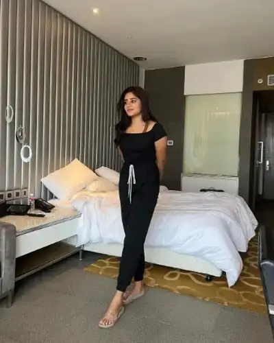 Call Girls Kaimganj Cash On Delivery